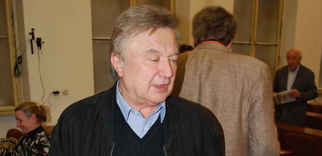 Přítel Karla Kryla, co poslancoval za KSČM: Havel si na hodného jen hrál